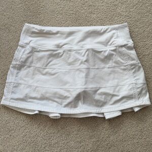 Lululemon Women’s Pace Skirt, white, size 4
Attached shorts (see note below)